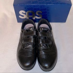 Sz 8 SAS Tripad Comfort, Orthopedic Velcro. Supported shoes. Practically new.